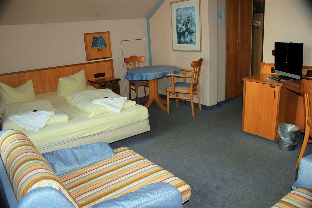 Zur Linde 3*