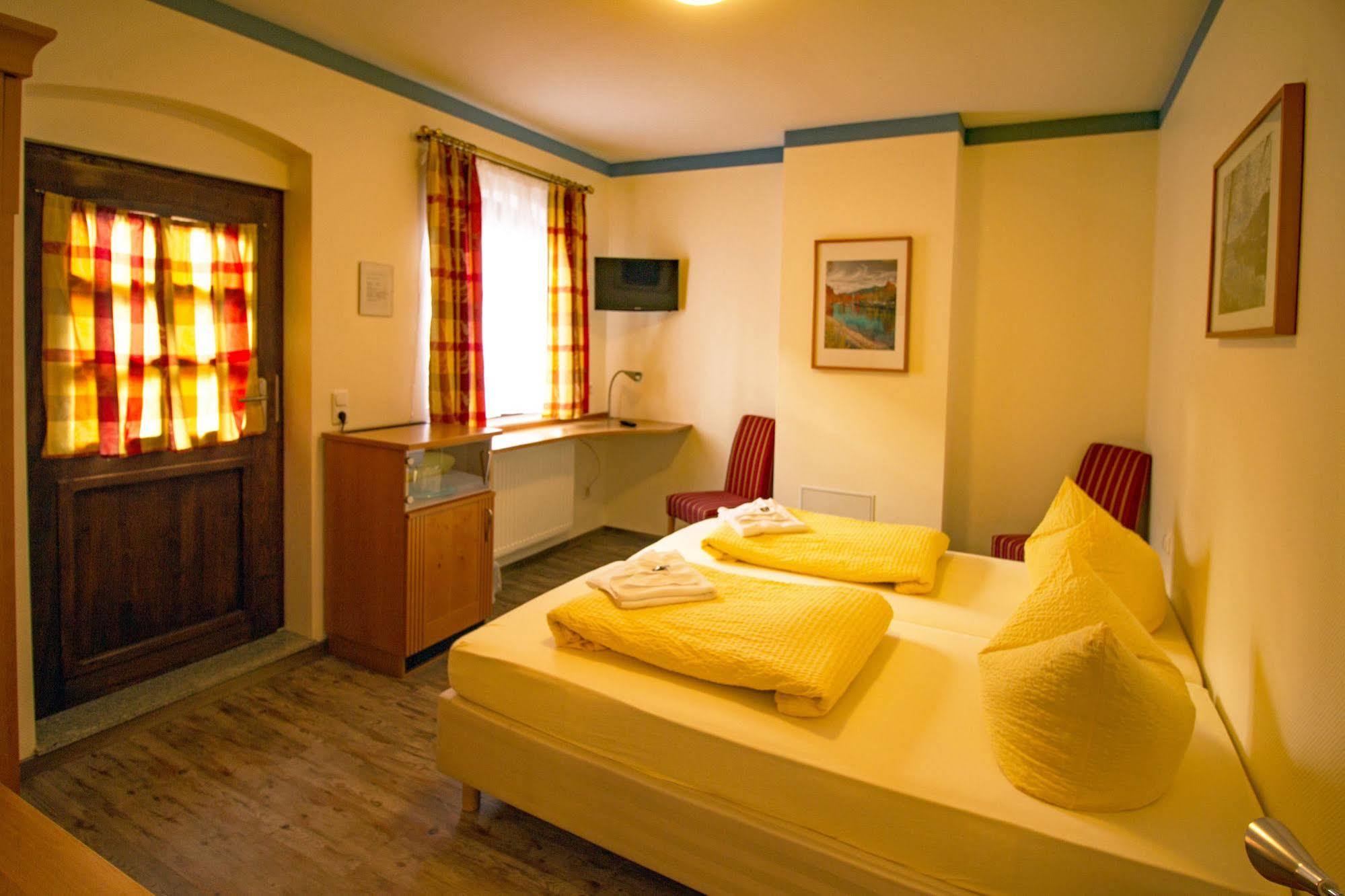 Zur Linde Hotel Hohenlinden