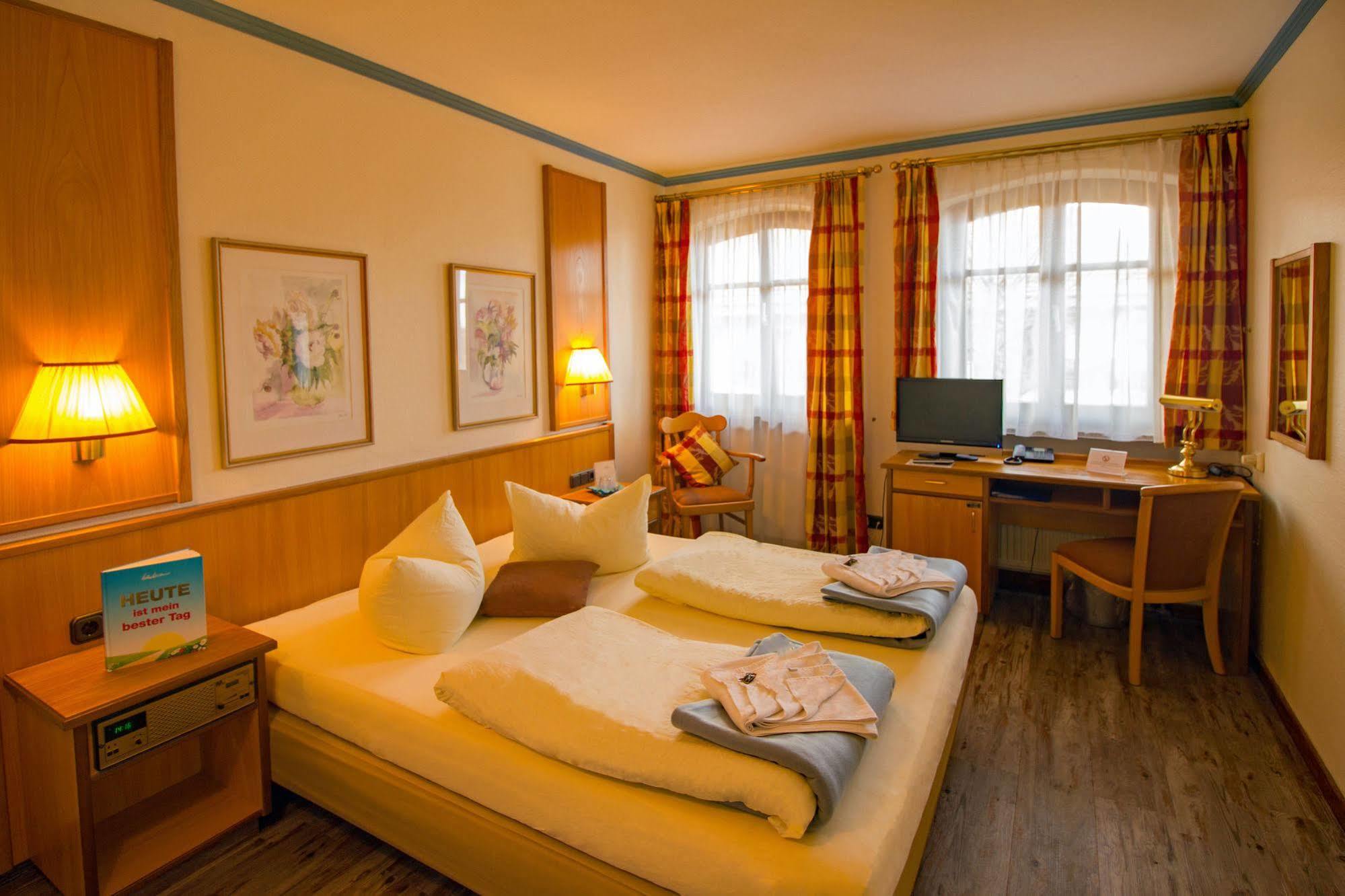 Zur Linde Hotel Hohenlinden